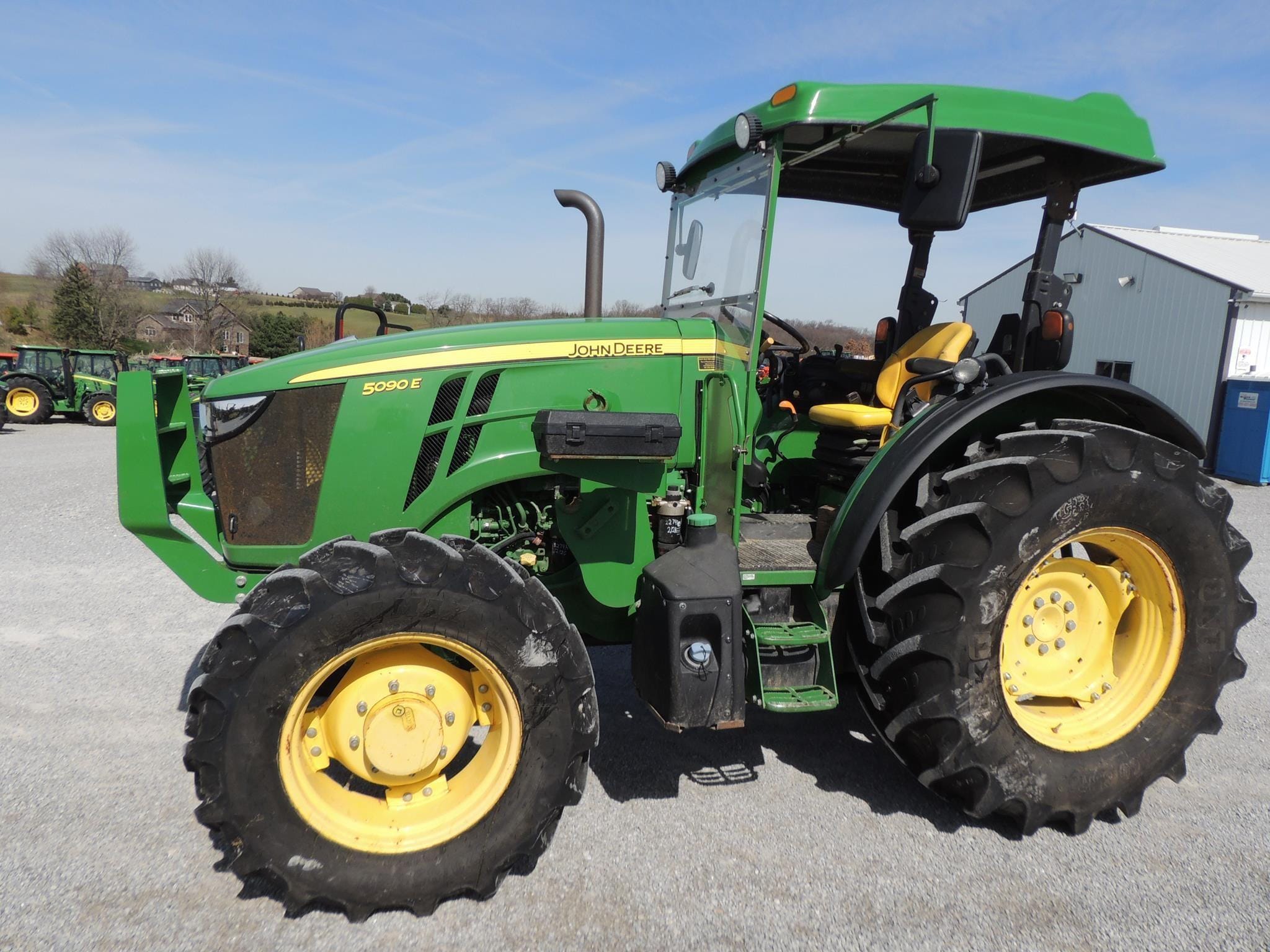 2019 John Deere 5090E Equipment Image0
