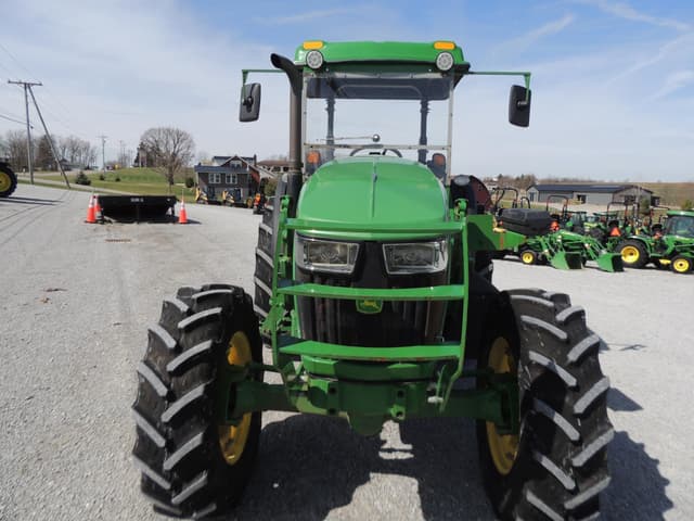 Image of John Deere 5090E equipment image 4