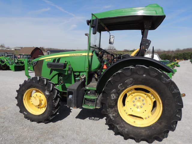 Image of John Deere 5090E equipment image 1