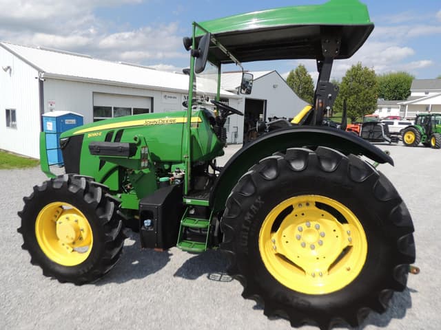 Image of John Deere 5090E equipment image 1