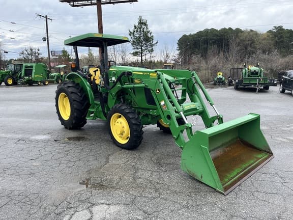 Image of John Deere 5090E equipment image 1