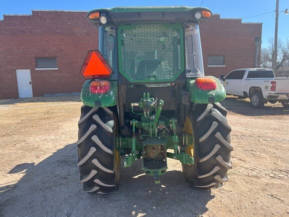 Image of John Deere 5090E equipment image 4