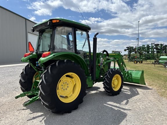 Image of John Deere 5090E equipment image 3