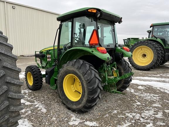 Image of John Deere 5090E equipment image 3