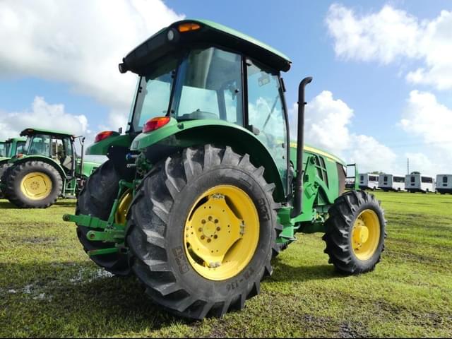 Image of John Deere 5090E equipment image 2