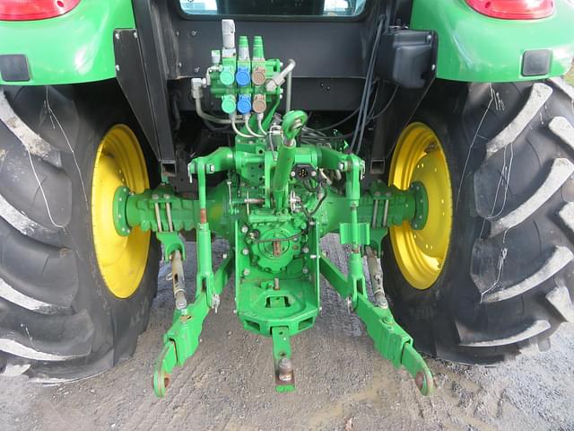 Image of John Deere 5090E equipment image 2