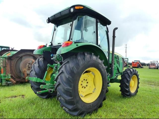 Image of John Deere 5090E equipment image 2