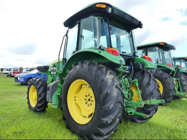 Image of John Deere 5090E equipment image 3