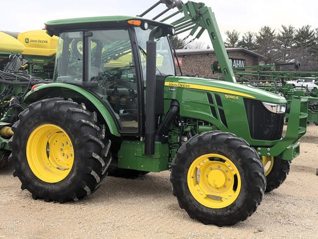 Image of John Deere 5090E equipment image 1