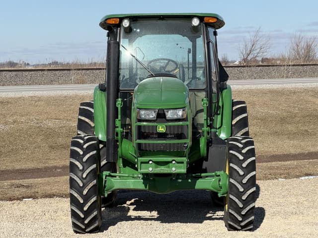 Image of John Deere 5090E equipment image 2