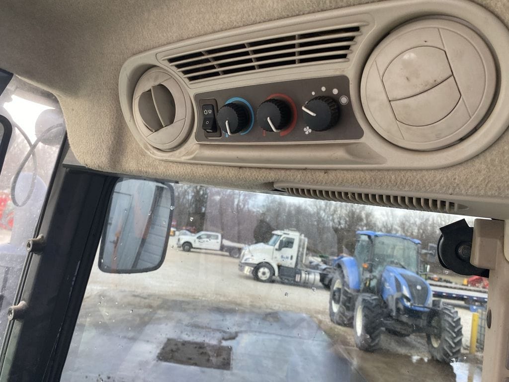 2019 John Deere 5090E Equipment Image0