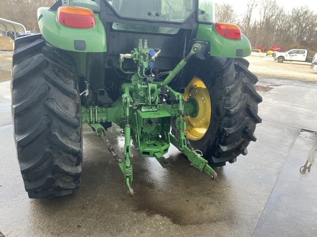 Image of John Deere 5090E equipment image 4