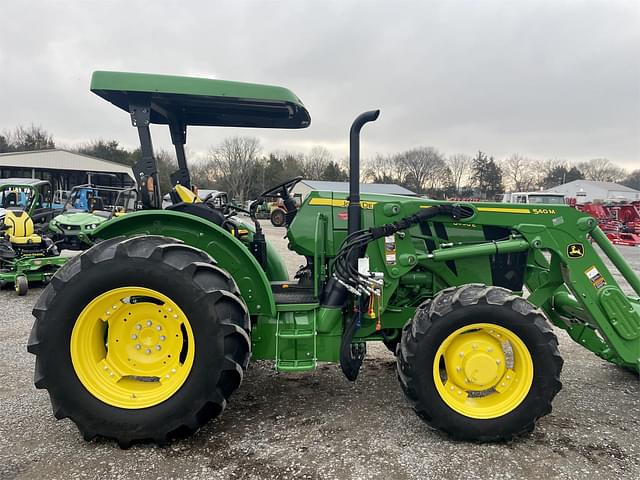 Image of John Deere 5090E equipment image 3