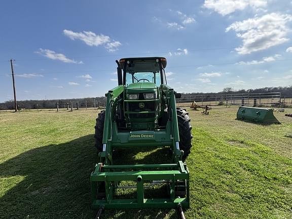 Image of John Deere 5090E equipment image 3