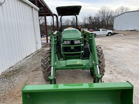 Image of John Deere 5090E equipment image 2