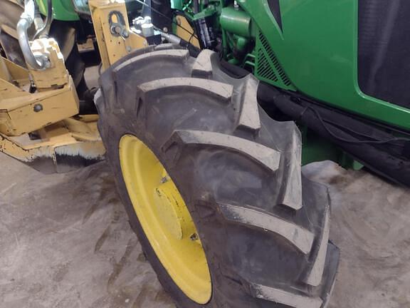 Image of John Deere 5090E equipment image 2