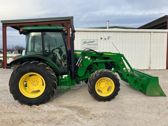 Main image John Deere 5090E
