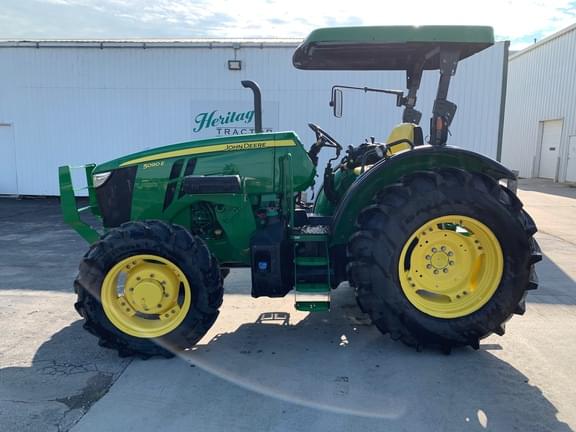 Image of John Deere 5090E equipment image 1