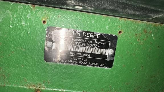 Image of John Deere 5090E equipment image 2