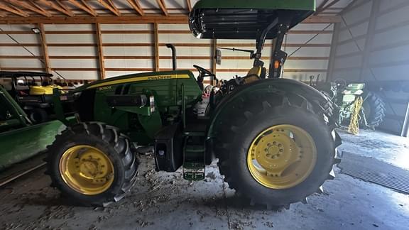 Image of John Deere 5090E Primary image