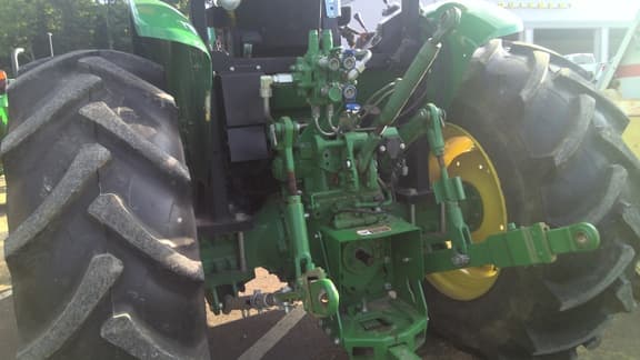Image of John Deere 5090E equipment image 4