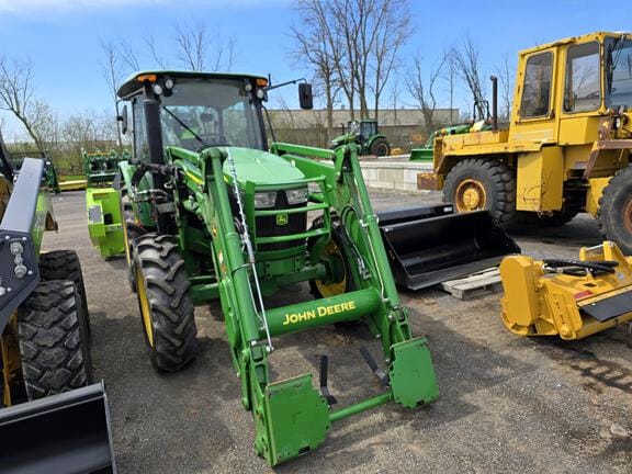 2019 John Deere 5090E Equipment Image0
