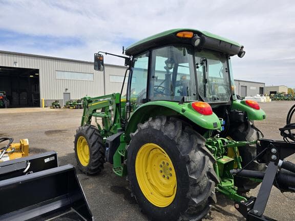 Image of John Deere 5090E equipment image 3