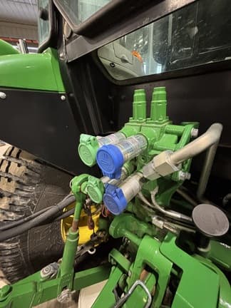 Image of John Deere 5090E equipment image 4