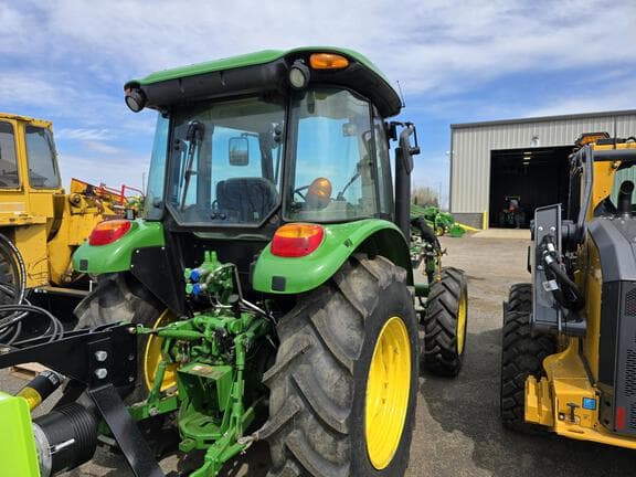 Image of John Deere 5090E equipment image 2