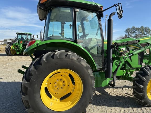 Image of John Deere 5090E equipment image 4