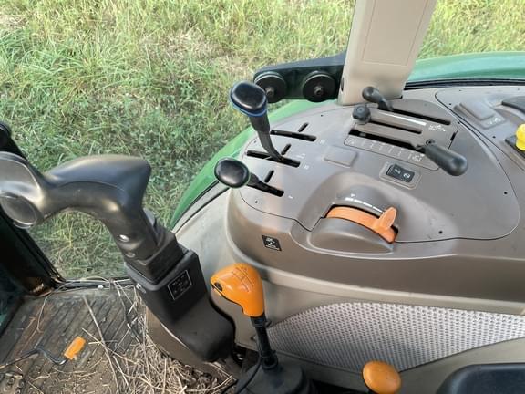 Image of John Deere 5090E equipment image 3