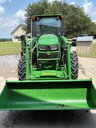 Image of John Deere 5090E equipment image 2
