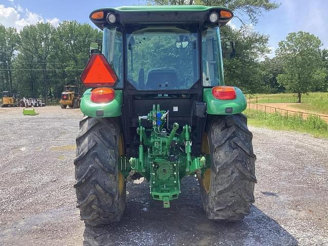 Image of John Deere 5090E equipment image 4