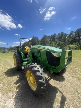 2019 John Deere 5090EL Equipment Image0