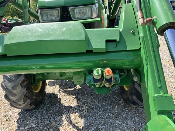 Image of John Deere 5090E equipment image 4