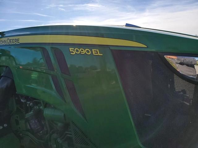 Image of John Deere 5090EL equipment image 4