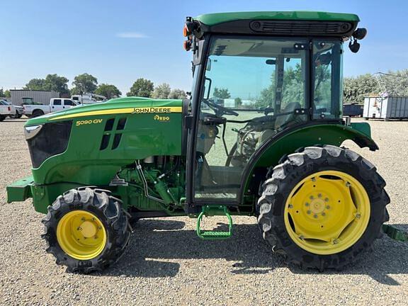 Image of John Deere 5090GV equipment image 1