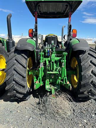 Image of John Deere 5090M equipment image 3