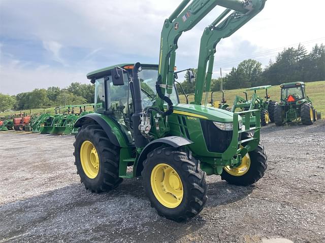 Image of John Deere 5090M equipment image 3