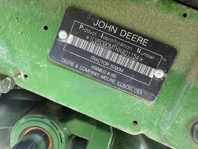 Image of John Deere 5090M equipment image 4