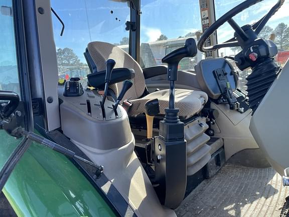 Image of John Deere 5090M equipment image 4