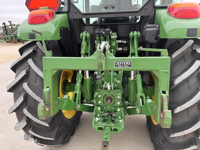 Image of John Deere 5090R equipment image 4