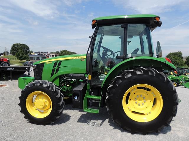 Image of John Deere 5100E equipment image 1