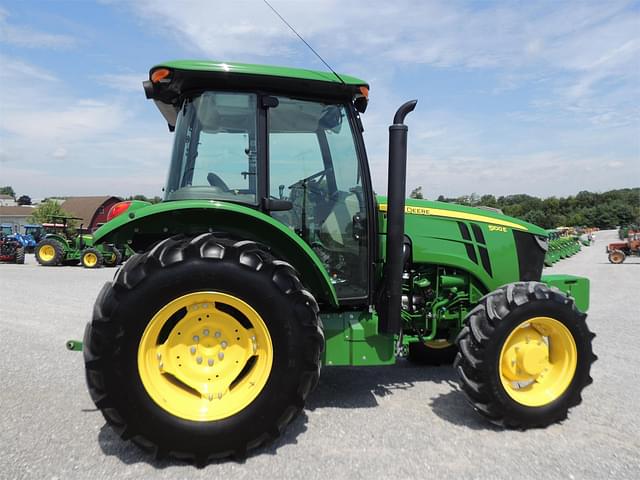 Image of John Deere 5100E equipment image 3