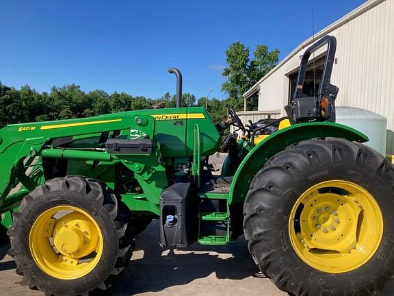 Image of John Deere 5100E equipment image 2