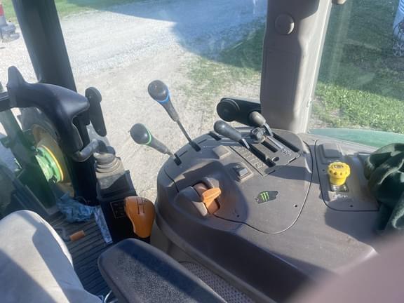 Image of John Deere 5100E equipment image 4