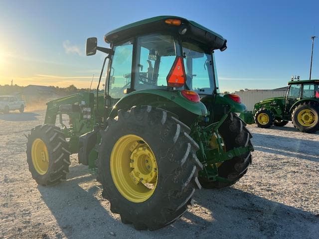 Image of John Deere 5100E equipment image 3