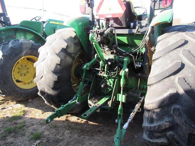 Image of John Deere 5100E equipment image 4