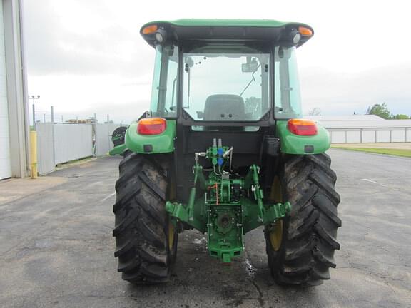 Image of John Deere 5100E equipment image 3