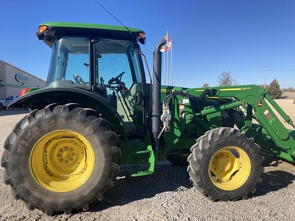 Image of John Deere 5100E equipment image 3